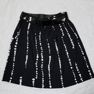 Black and White Skirt with Belt and pockets